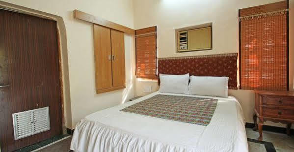 Oyo 9900 Hotel Pioneer Plaza จ๊อดปูร์ ภายนอก รูปภาพ