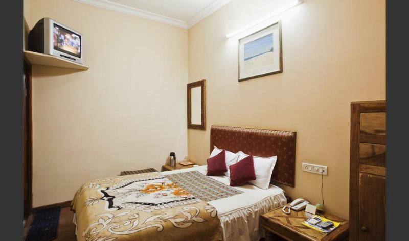Oyo 9900 Hotel Pioneer Plaza จ๊อดปูร์ ภายนอก รูปภาพ
