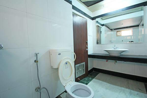 Oyo 9900 Hotel Pioneer Plaza จ๊อดปูร์ ภายนอก รูปภาพ