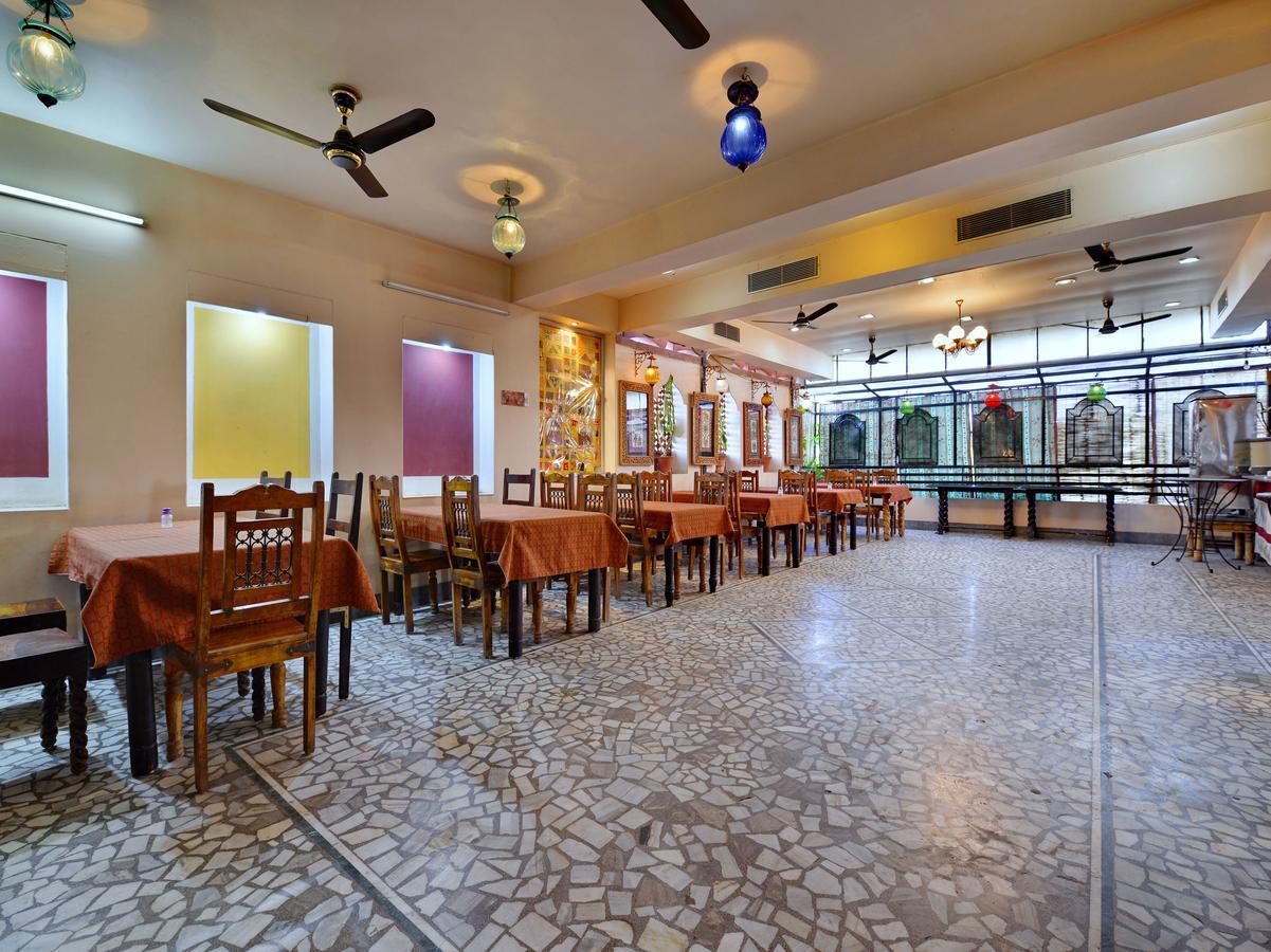 Oyo 9900 Hotel Pioneer Plaza จ๊อดปูร์ ภายนอก รูปภาพ